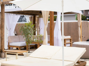 Шезлонг-кровать целый день