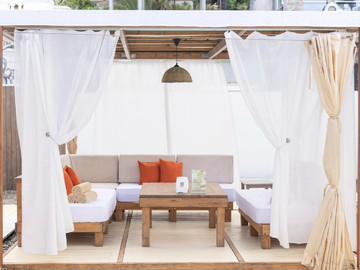 Бунгало весь день