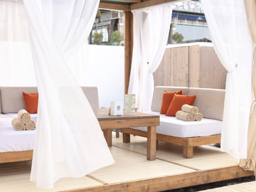 Бунгало весь день