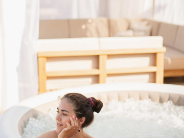 Бунгало с джакузи весь день